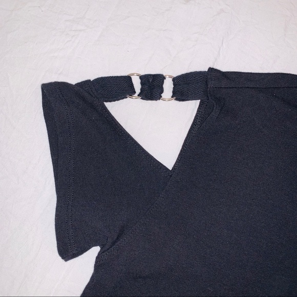 4/$25♦️ FOREVER21 Black Cold Shoulder Crop Top Tee - Picture 2 of 4